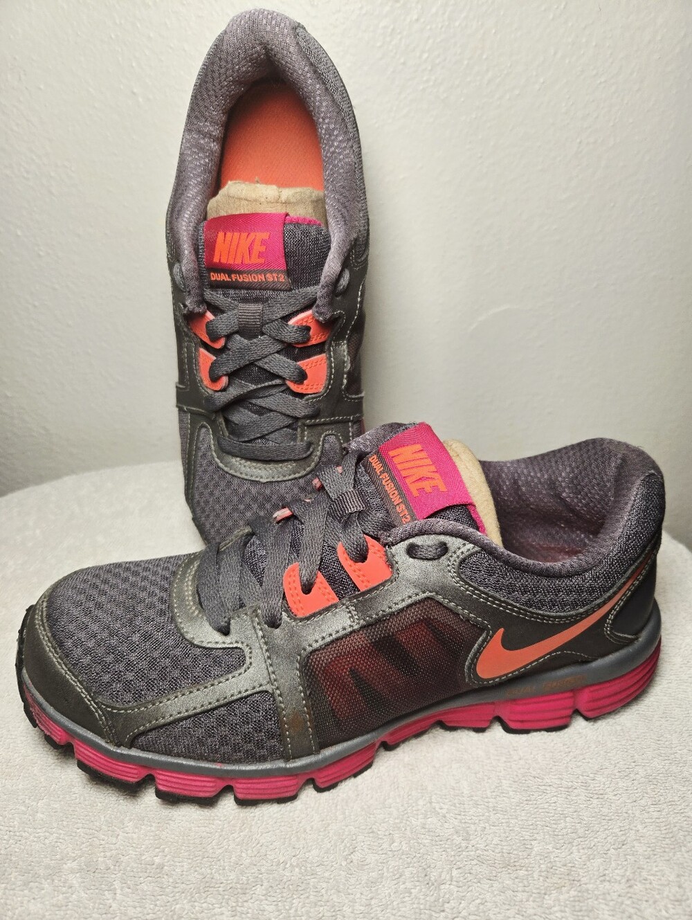 Nike Womens Size 7 Dual Fusion ST 2 Running Shoes Gray Pink Silver 454240-066
